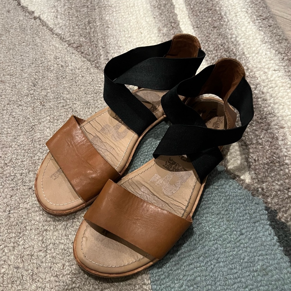 Sorel Ella sandal size 9 women.